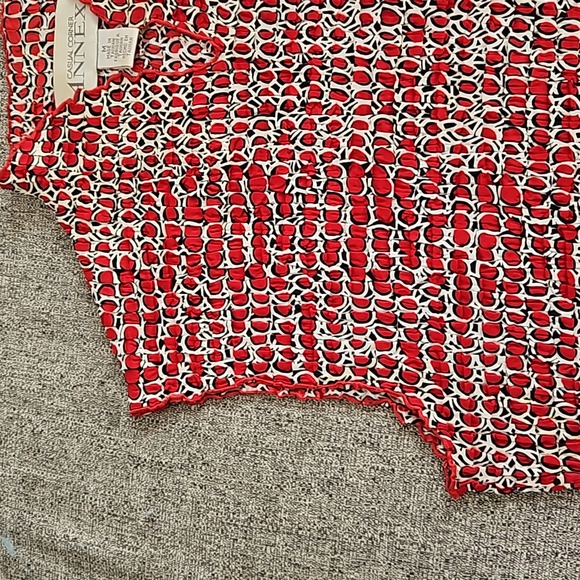 Sleeveless top. Casual Corner annex. Medium. Red and white. - Picture 3 of 5